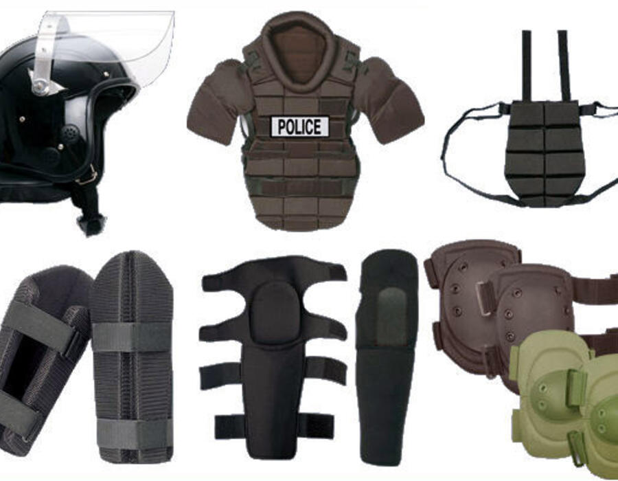 5-riot-gear.jpg