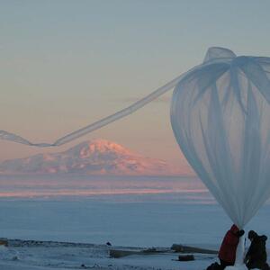 balloon_and_discovery.jpg
