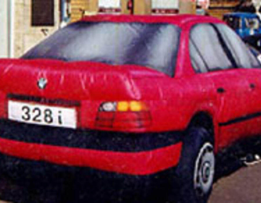 bmw_328i_back_view_250.jpg