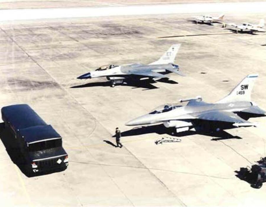 f-16_and_fuel_truck.jpg