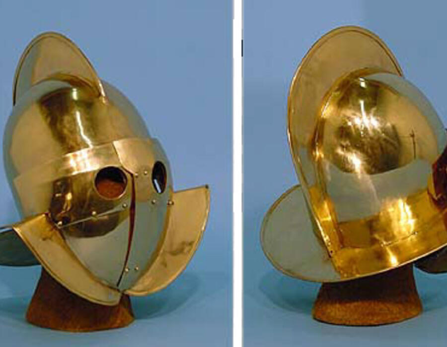 gladiatorhelm649_hi.jpg